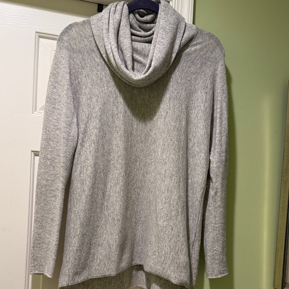 Vince Sweaters - Vince Light Gray Cowl Neck Sweater size M